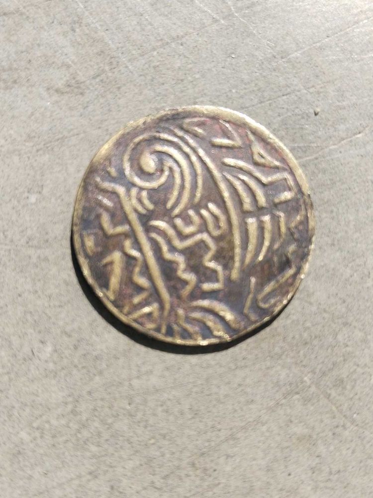 500 old Mughal empire coin