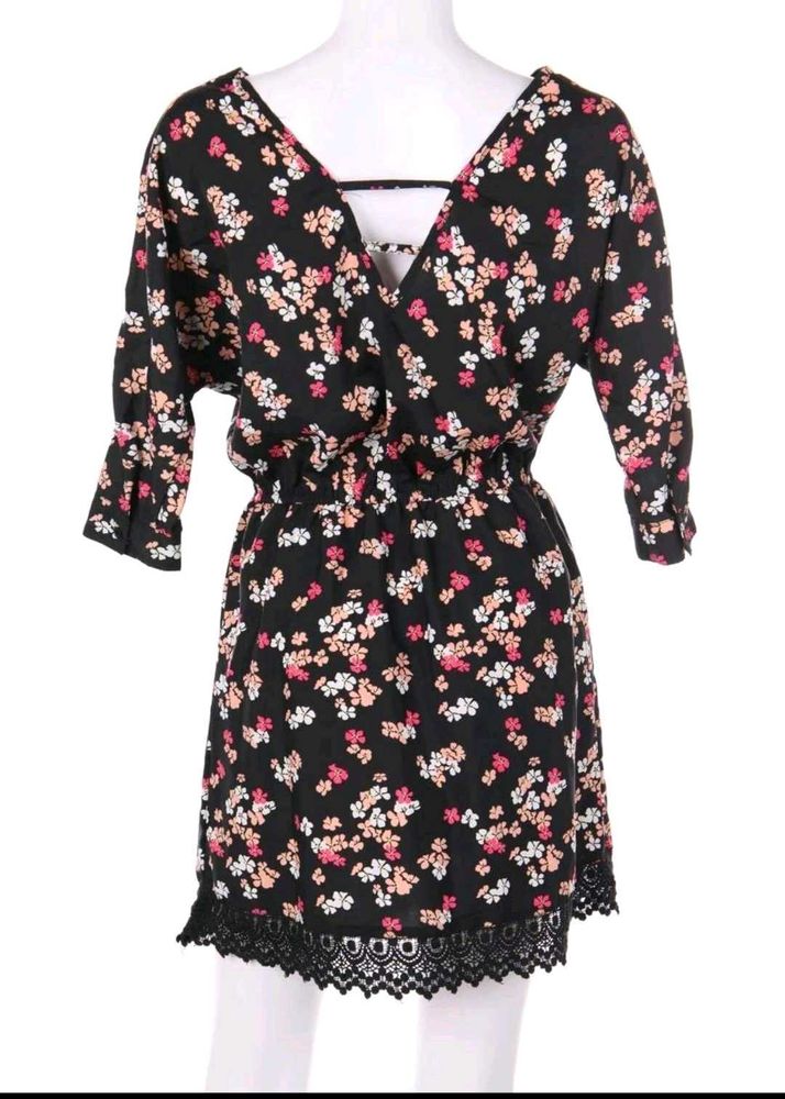 Floral Print V-Neck Dress with Lace Trim