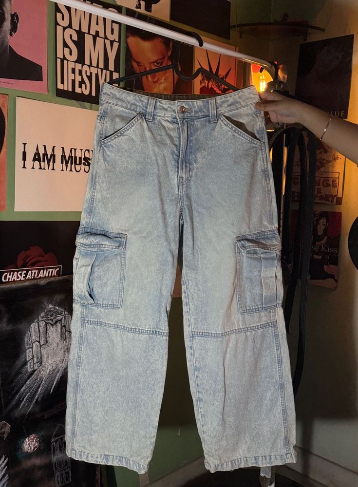 Light Wash Baggy Cargo Jeans
