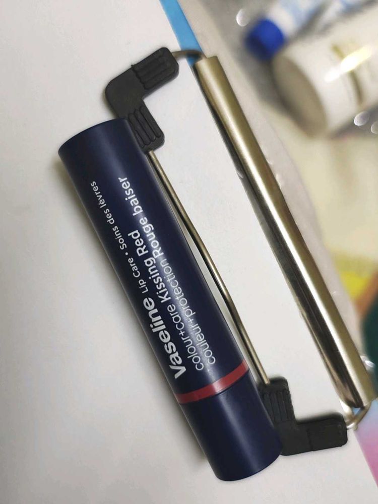 Vaseline Lip Care - Kissing Red