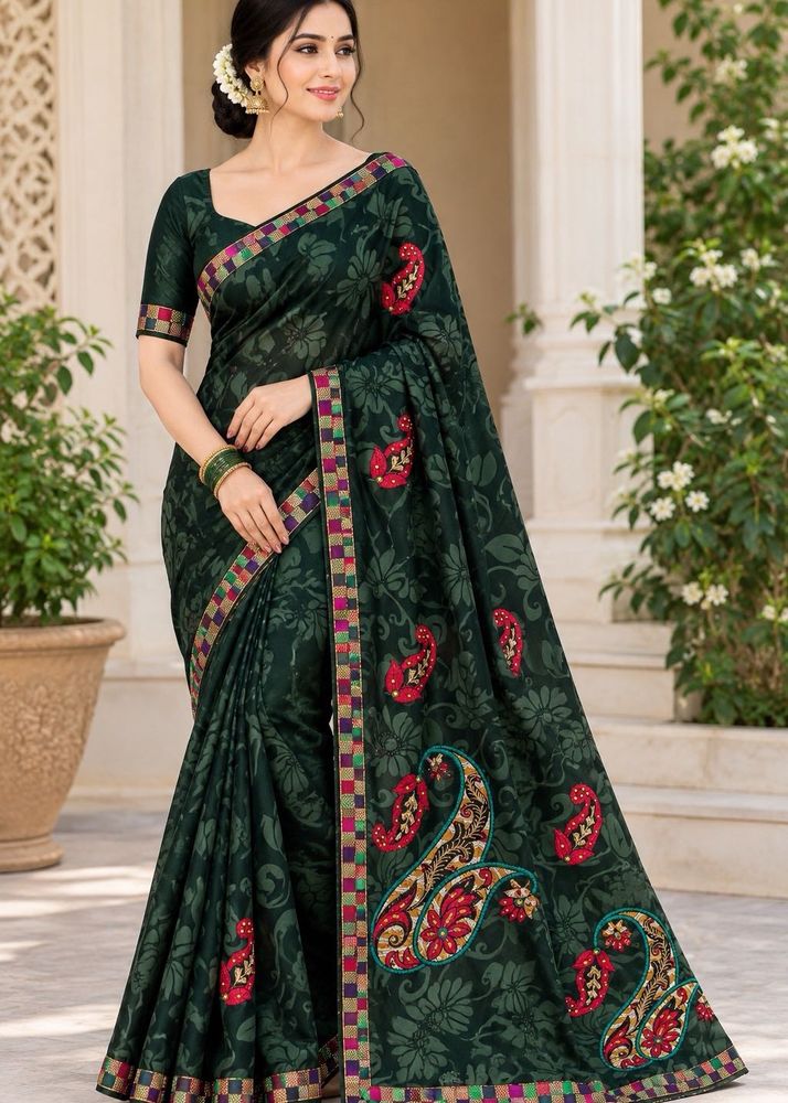 🤗Elegant Black Embroidered Saree