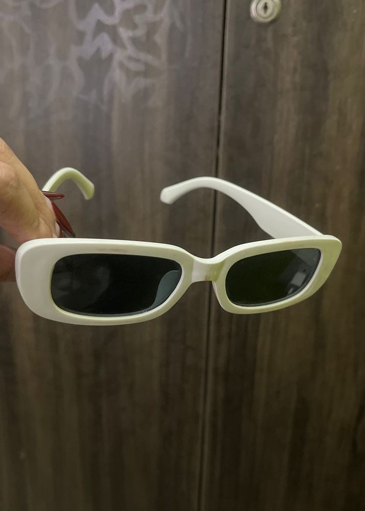 Stylish White Rectangular Sunglasses