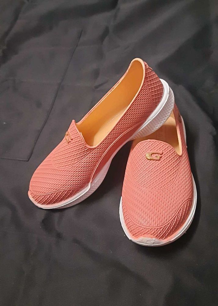 SHOE