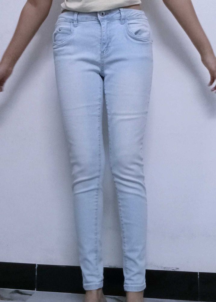 Light Wash High-Waist Skinny Fit Jeans for Women |