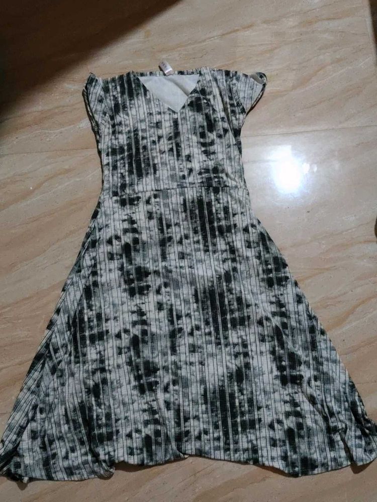Stylish Tie-Dye Midi Dress