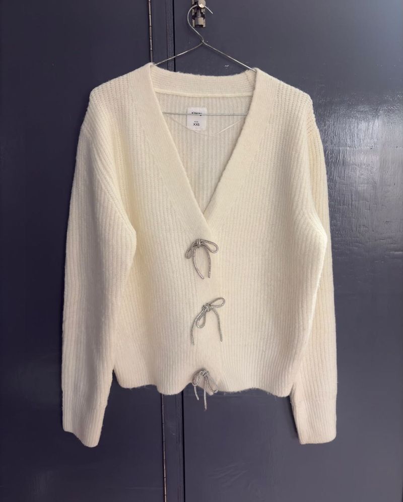 Cream V-Neck Knit Cardigan
