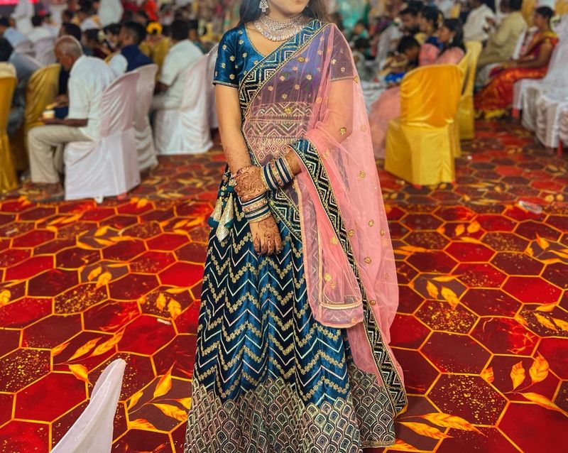 Elegant Blue Lehenga Choli Set With Daimond Latkan