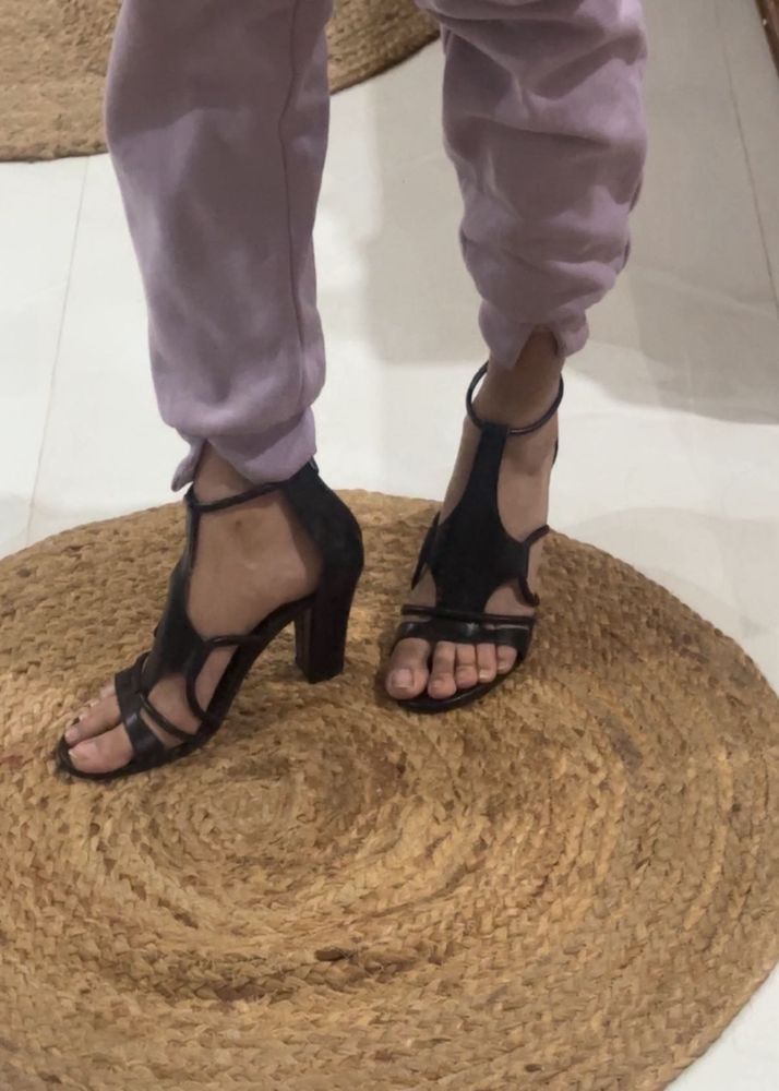 New Elegant Black Heels