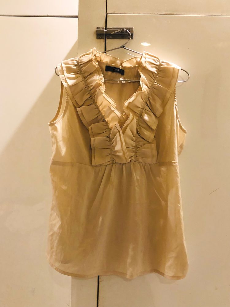 RUFFLE TOP BY IORA IN L