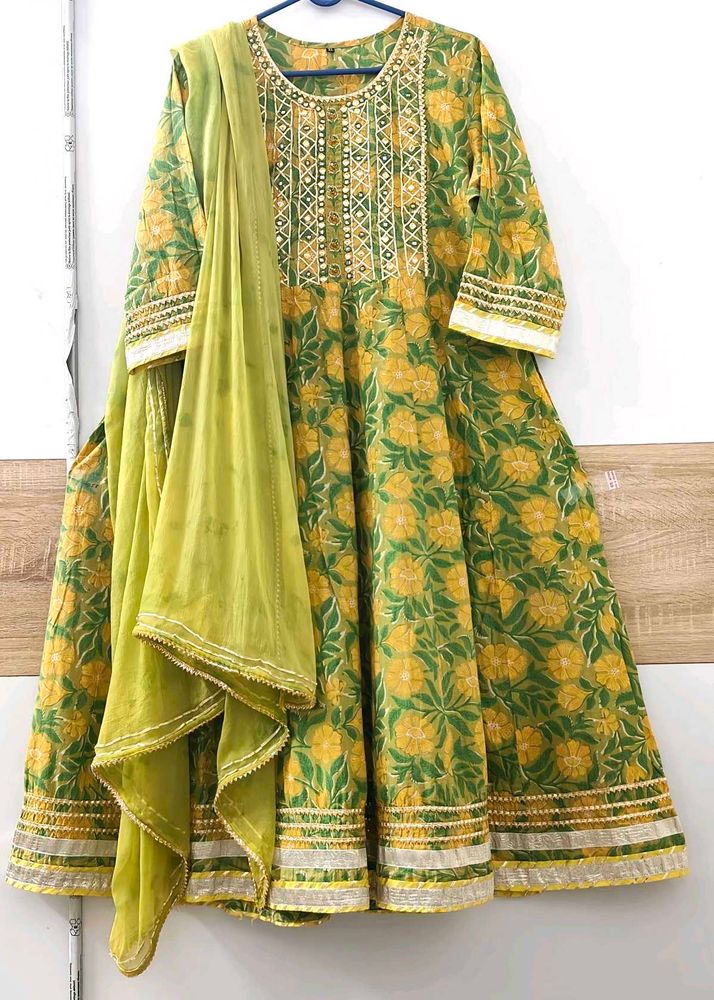 Gota Patti Elegant Kurta Set