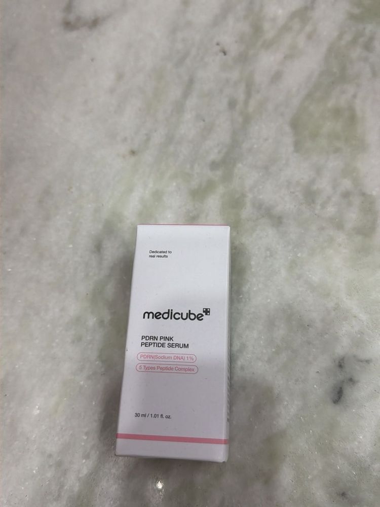 Medicube PDRN Pink Peptide Serum