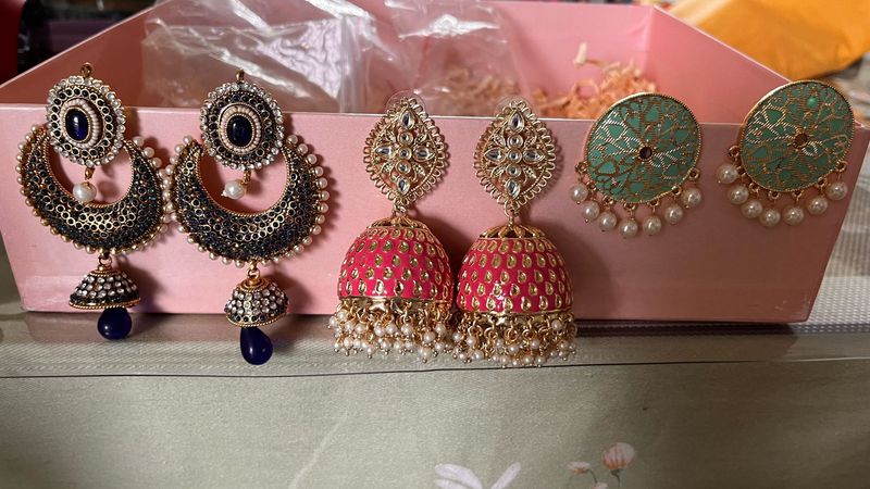 Set 3 pair of earrin