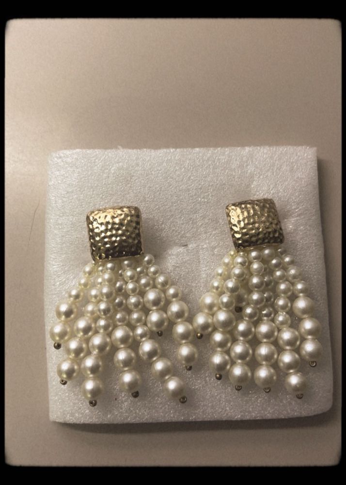 Chic Pearl Dangle Earrings