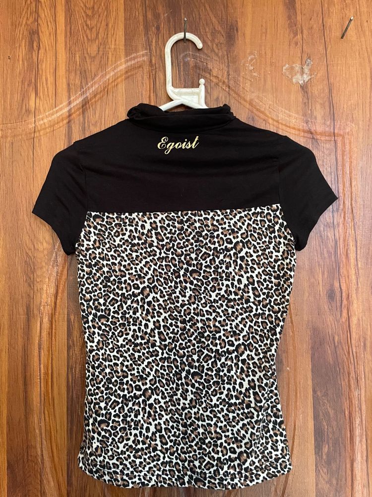 Chic Black &amp; Leopard Print Top