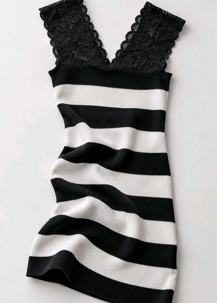 BLACK AND WHITE STRIPED RIBBED BODYCON DRESS