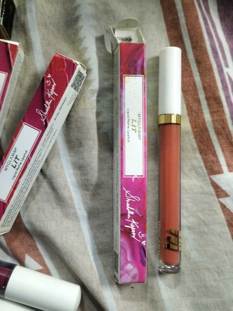 MyGlamm LIT Liquid Matte Lipstick pie hunt