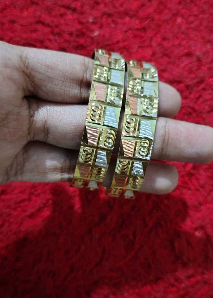 Stylish Tricolor Bangles