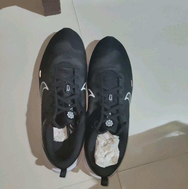 Nike Men Casual Shoes. Unused. No Coins.