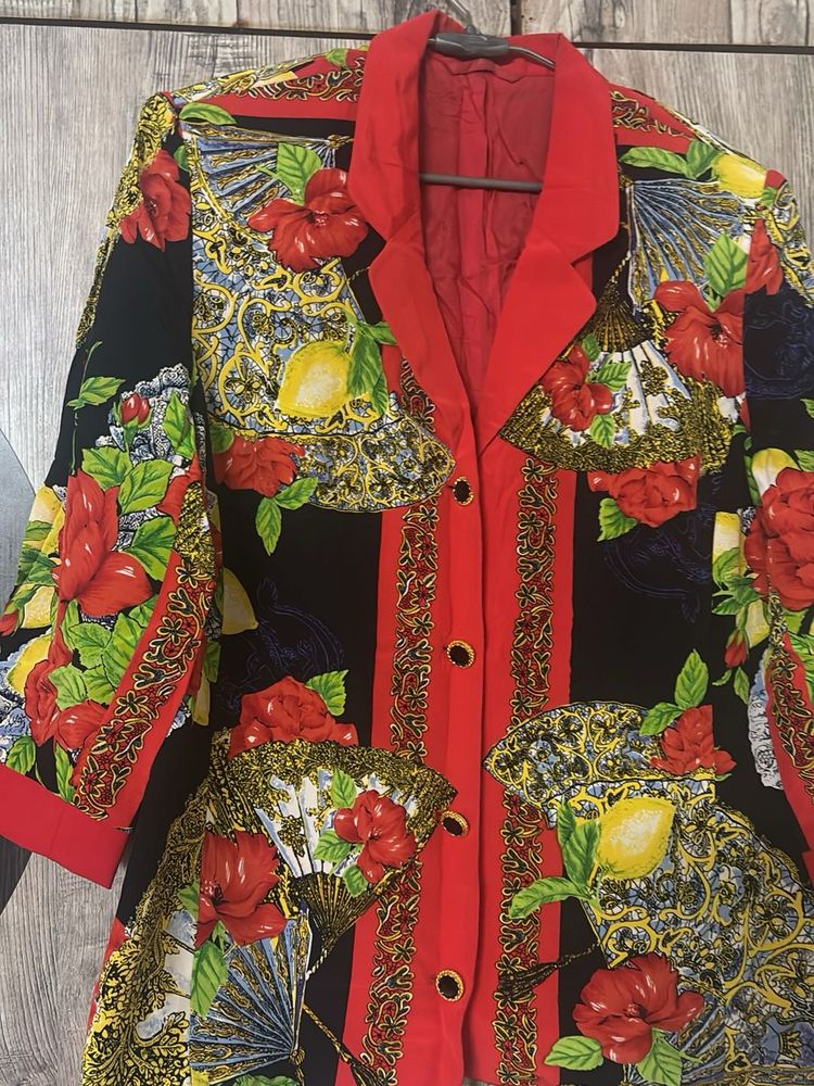 Floral blazer for all seasons
