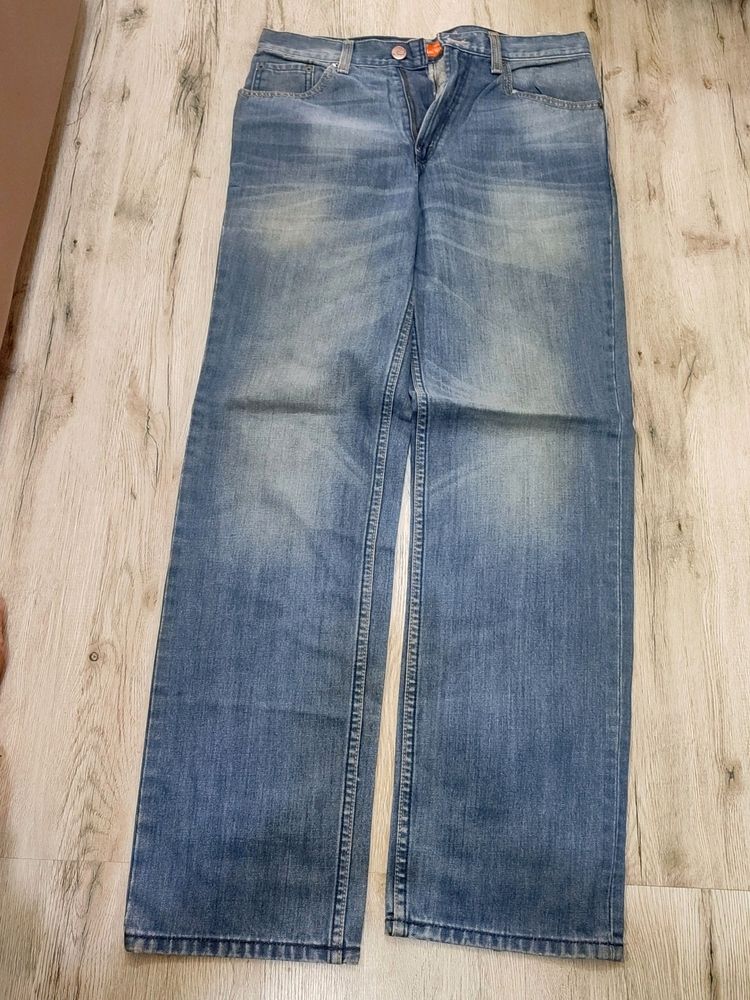 Lea Jeans Size 32 Sc0047