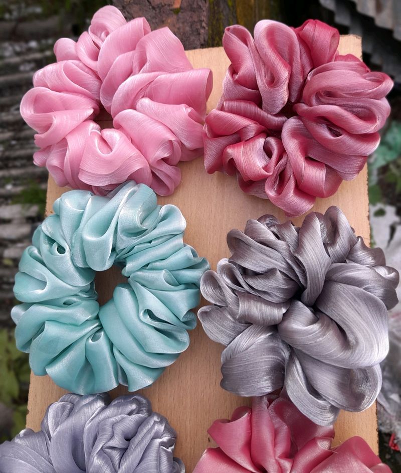 Set Of 4 Multiple Colours Scrunchies 💖