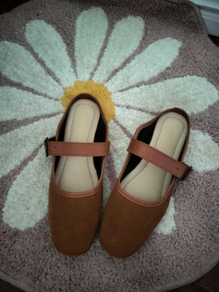 Comfortable Brown Ballet Flats