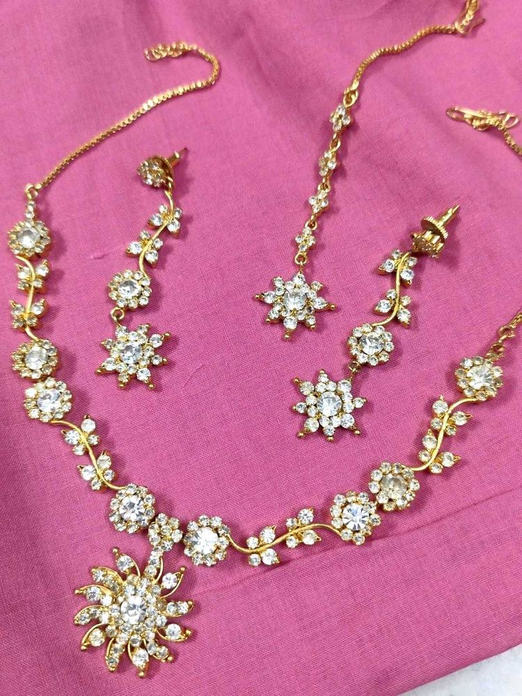 Floral Rhinestone Necklace &amp; Earring Set