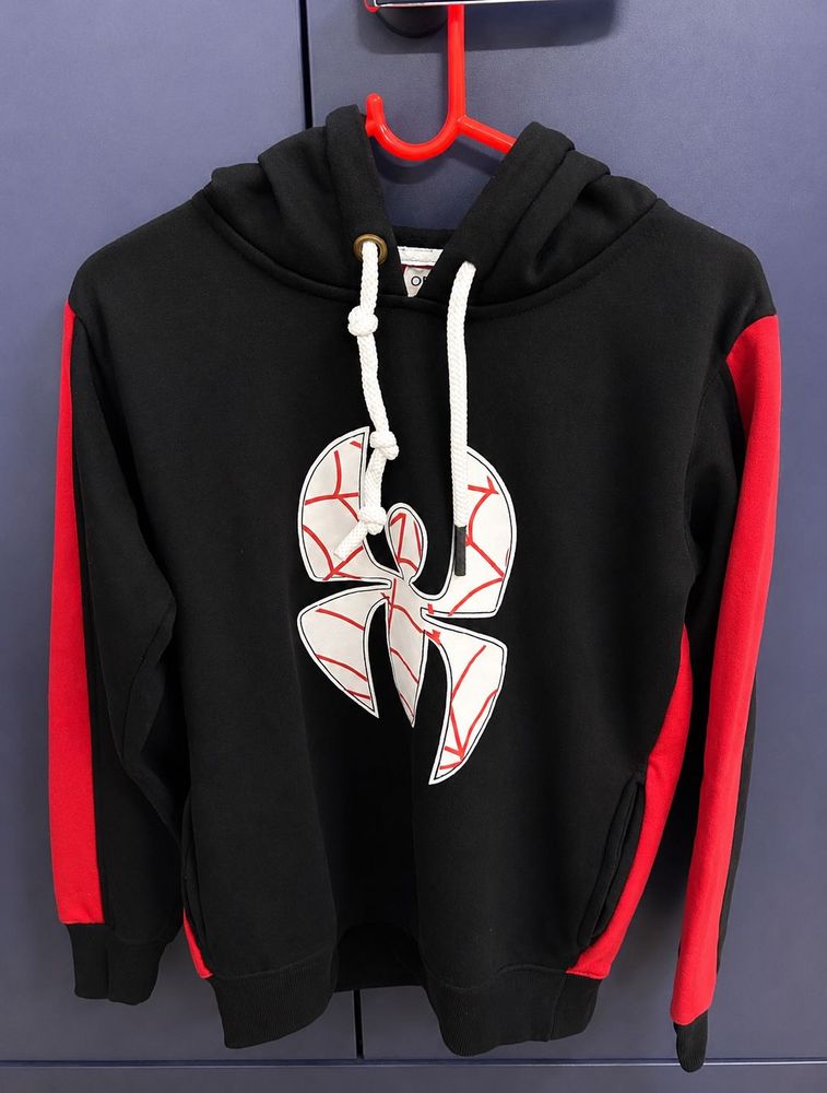 Stylish Black &amp; Red Hoodie