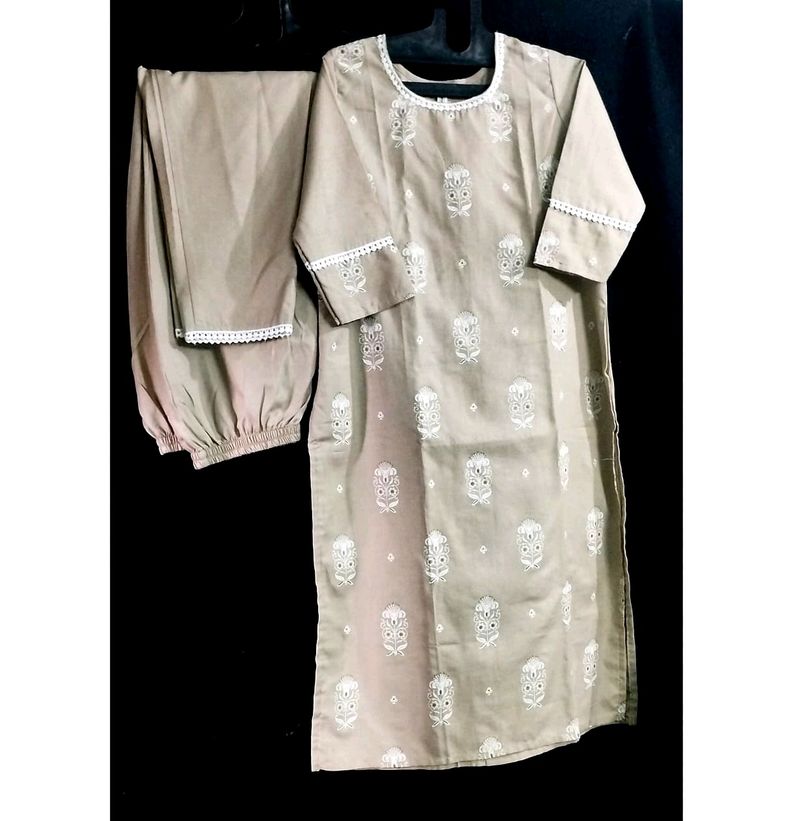 🤍EMBROIDERED BEIGE KURTI PANT SET🤍