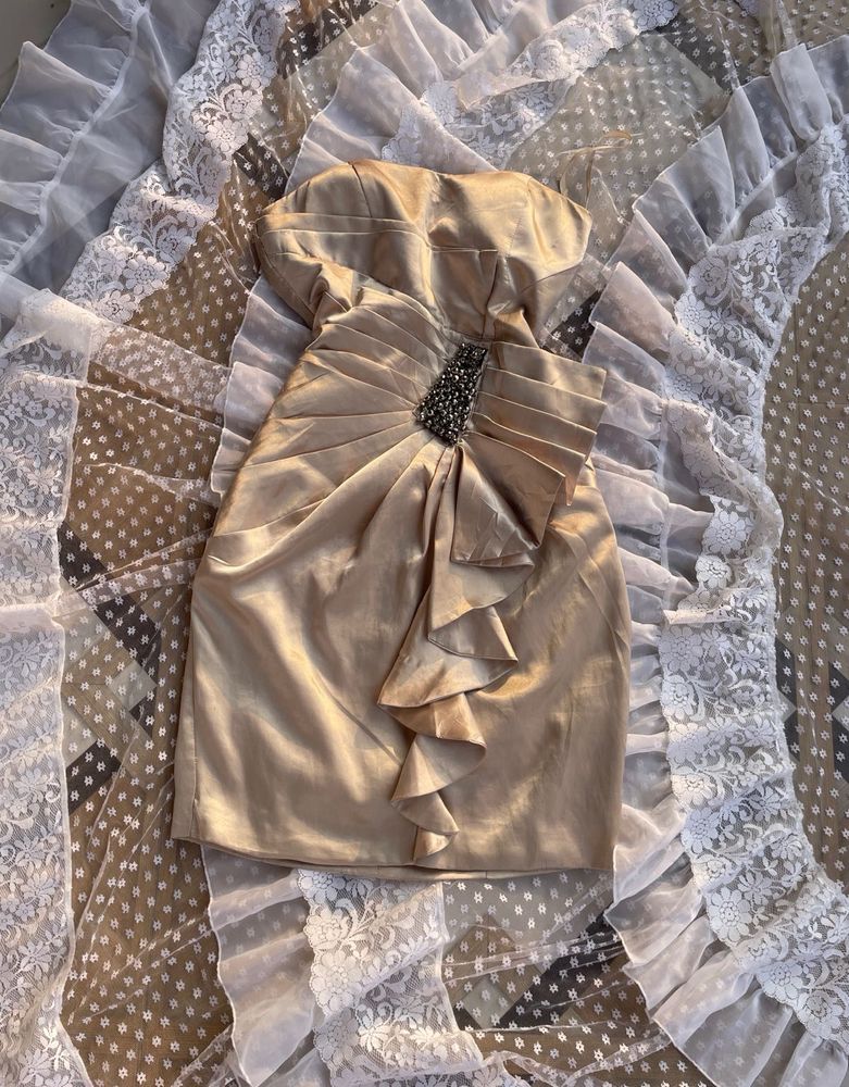 Elegant Gold Strapless Cocktail Dress