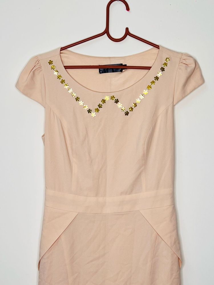 Chic Embellished off white