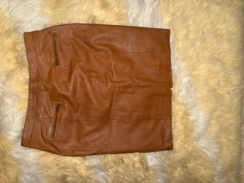 leather skirt