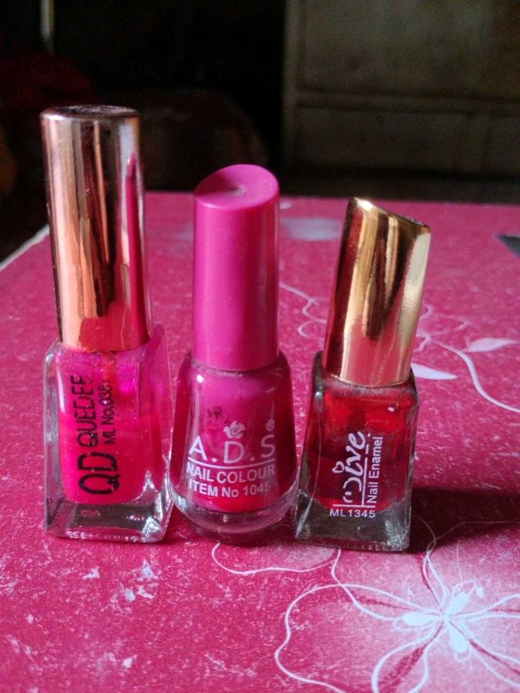 Red Nail Polish Set
