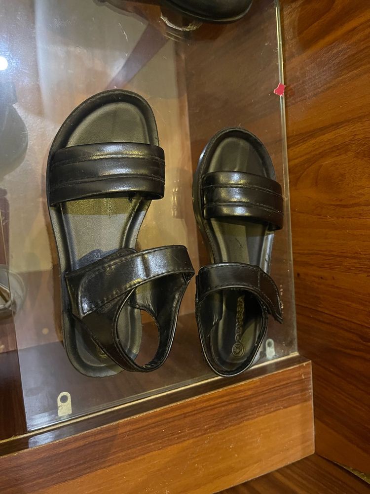 Stylish Black Flat Sandals