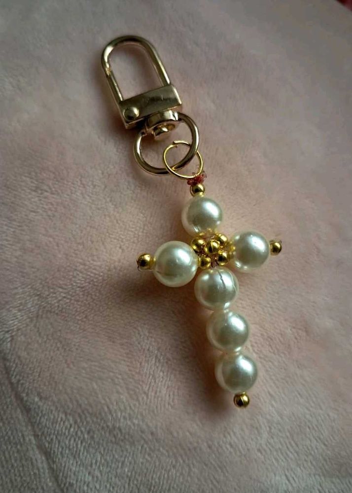 Elegant Pearl Cross Keychain