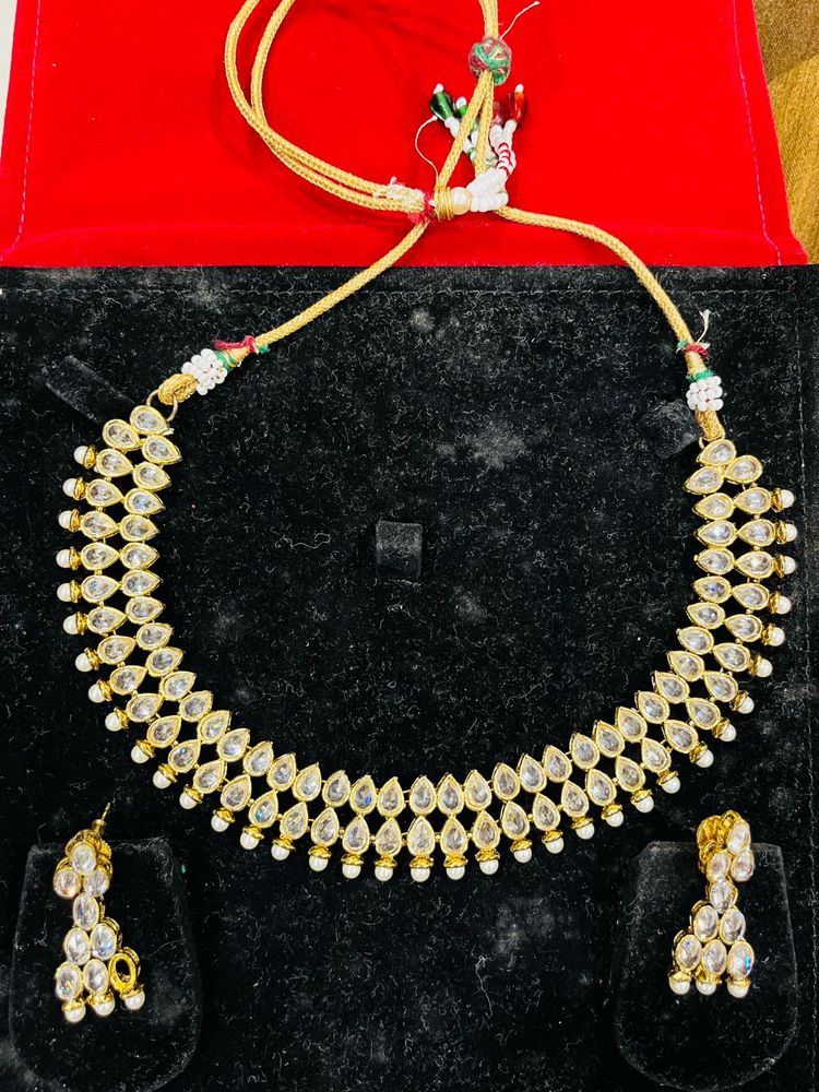 Elegant Kundan Necklace &amp; Earring Set