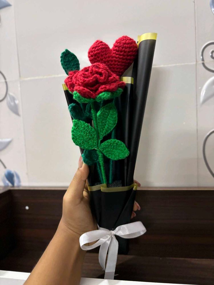Crocheted Rose &amp; Heart Bouquet