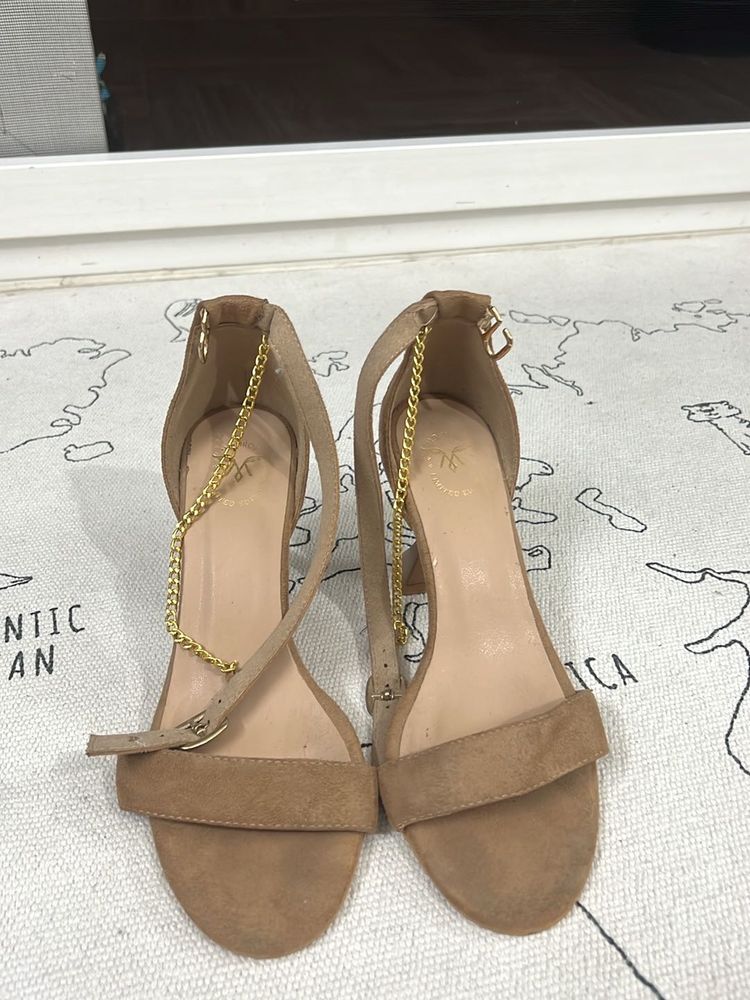 Monrow Tan-nude Suede Chain Heels