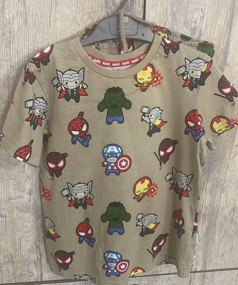Marvel Avengers T-shirt &amp; Shorts Set