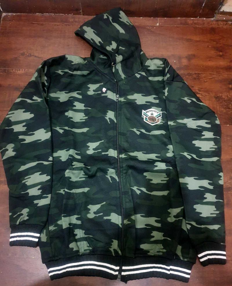 Camouflage Print Zip-Up Hoodie
