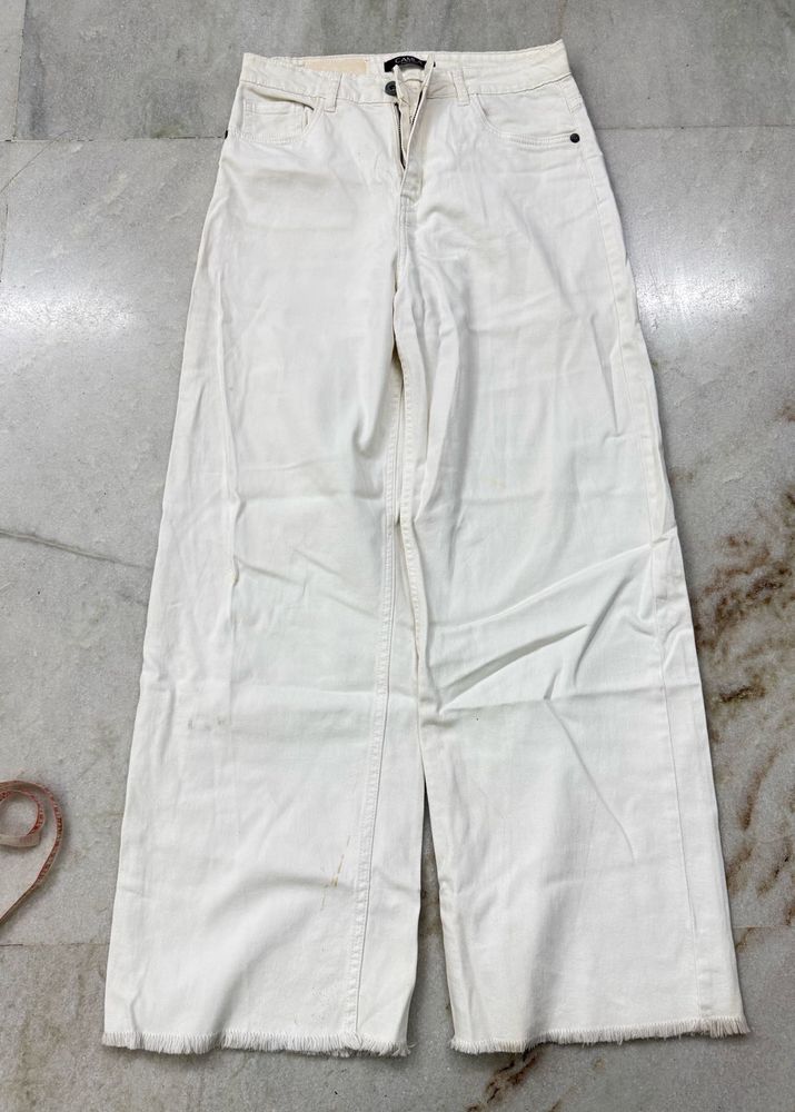 White Wide-Leg Cropped Jeans