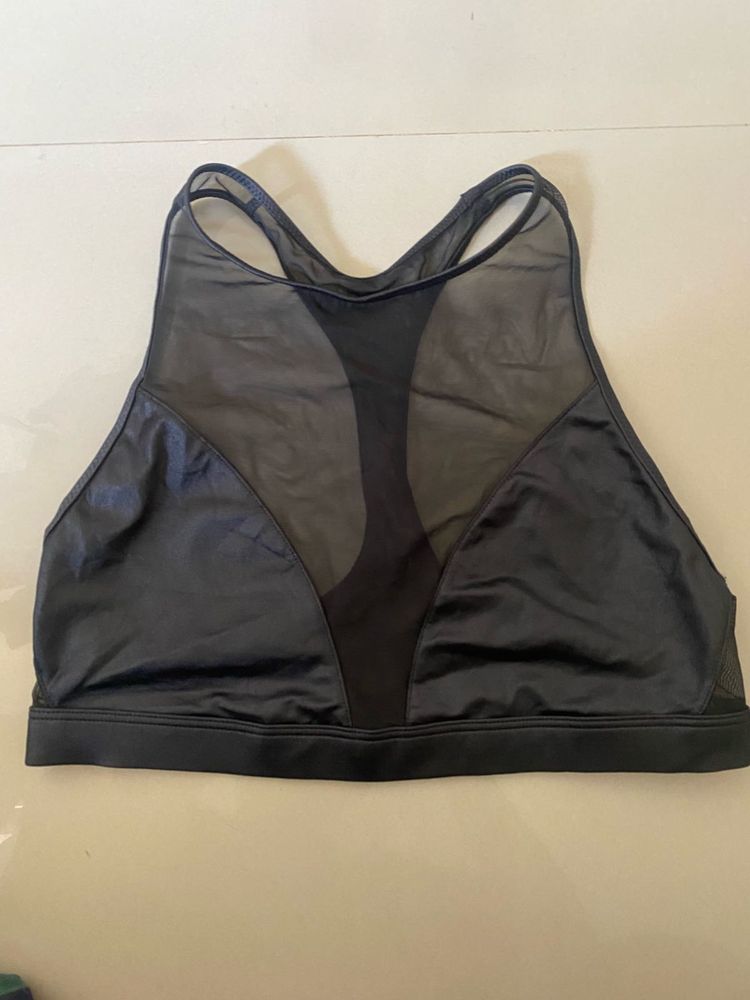 Stylish Black Sports Bra