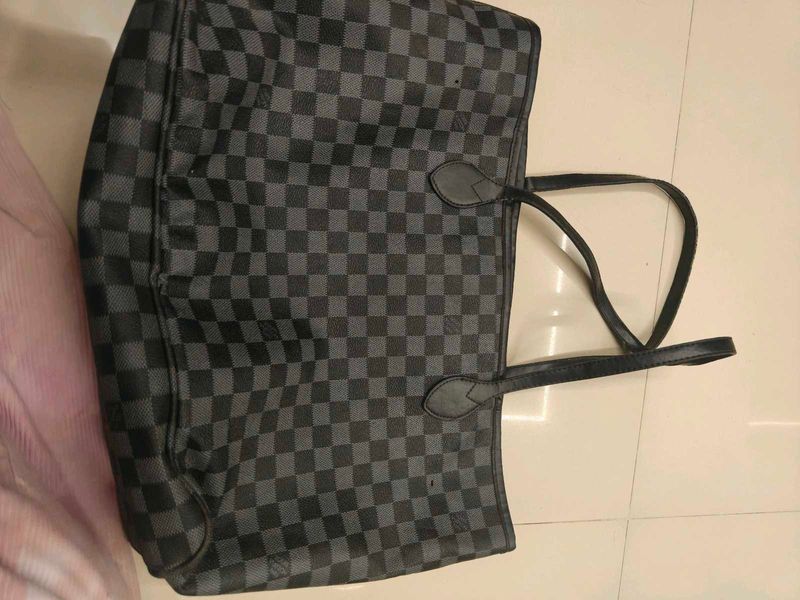 Stylish Checked Tote Bag