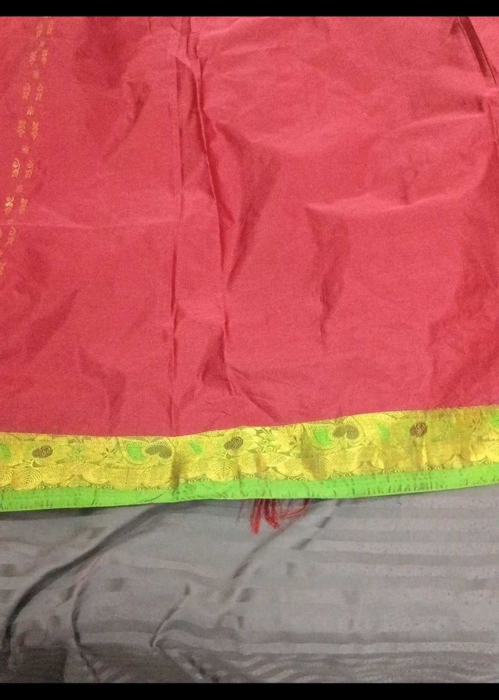 Vibrant Redpattu Saree with Gold Border
