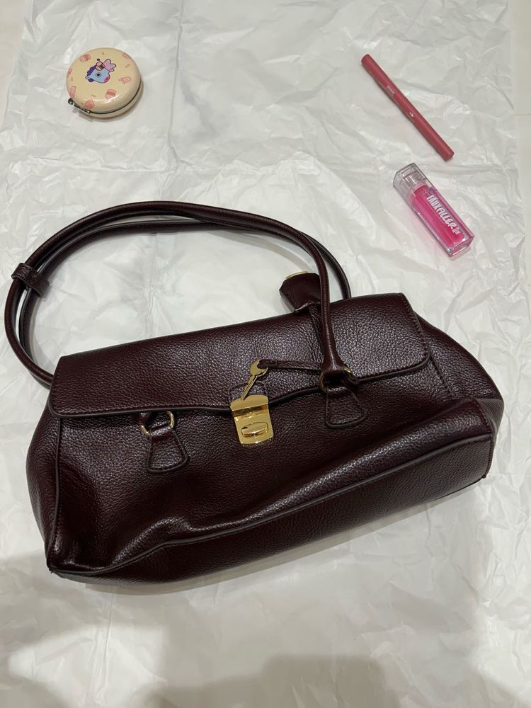 Chic Burgundy Leather Handbag
