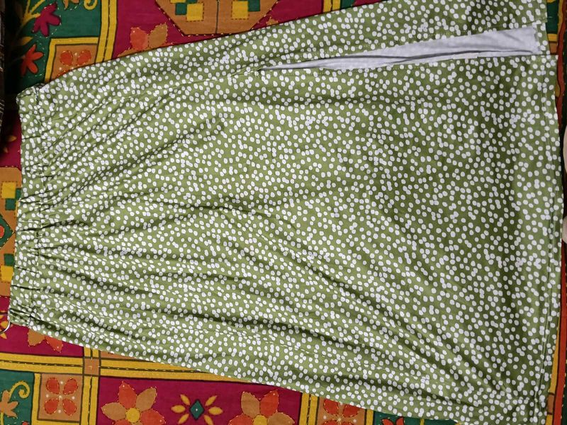 Green Dotted pattern Skirt