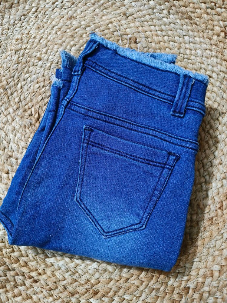 BEST RIPPED JEAN