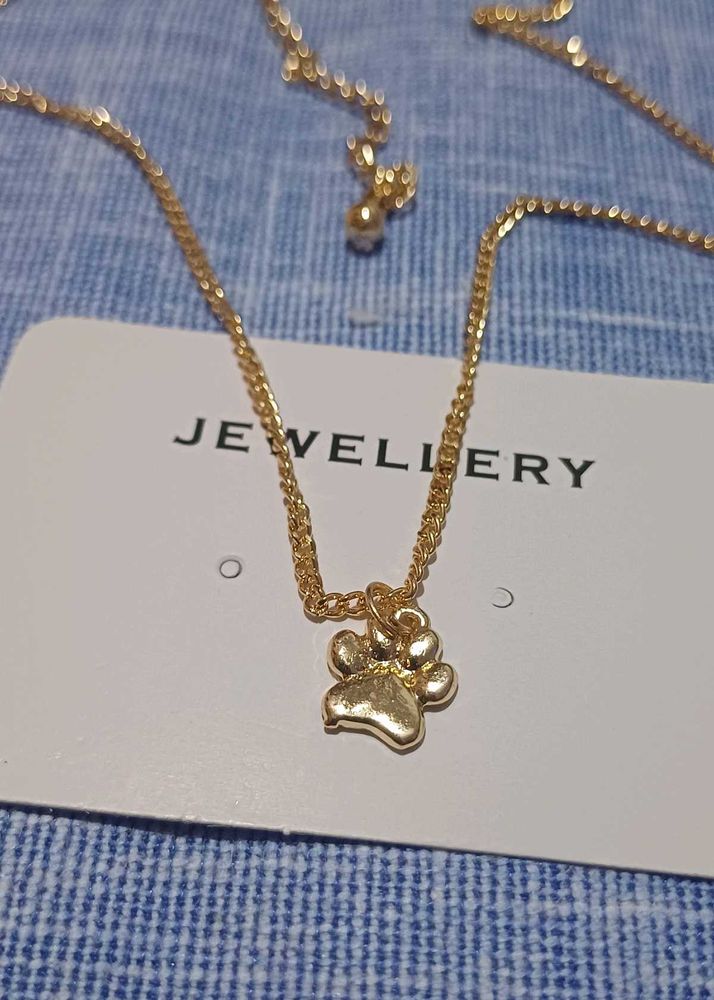 🆕️ Cute Paw Charm Necklace 🐾