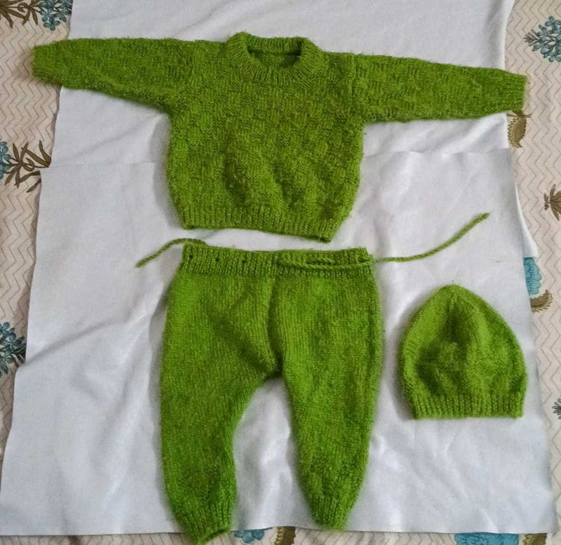 Cute Green Knitted Baby Outfit