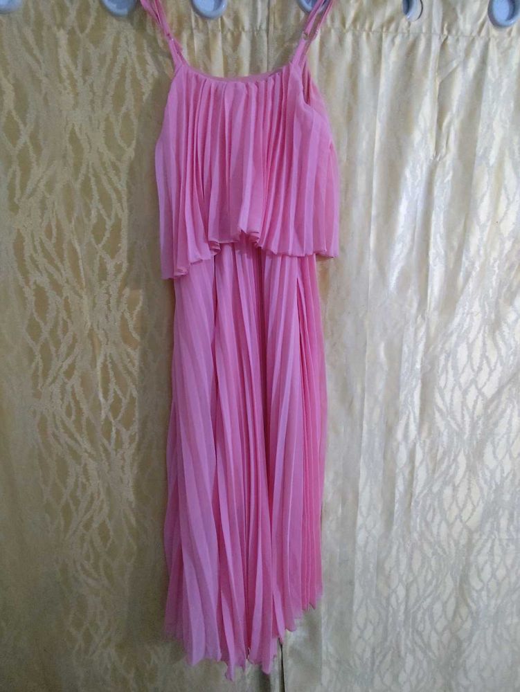 Chic Pink Pleated Dress